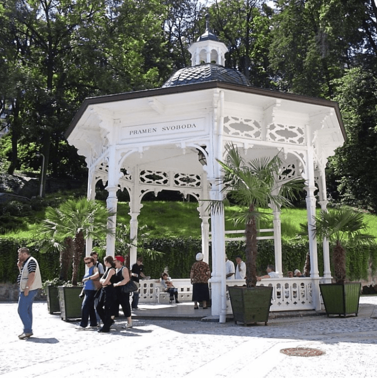 Karlovy Vary: little Russia in Bohemia