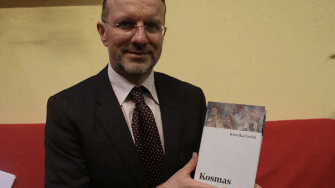 Na to, aby překládala z latiny, zatím umělá inteligence nestačí, říká bohemista a latiník Ondřej Koupil. Snímek autorka